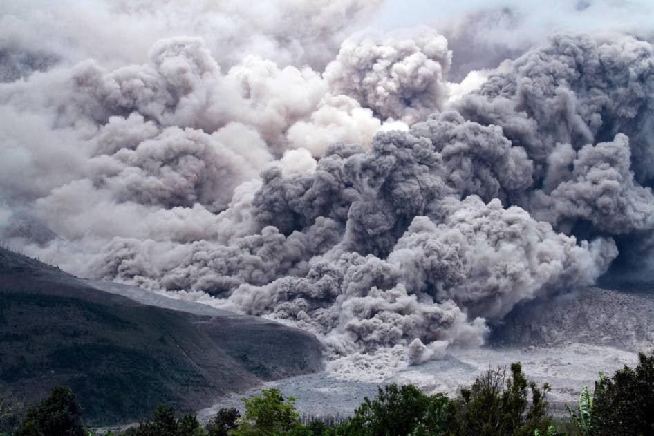 Ini Alasan Penerbangan Dilarang Dilakukan di Sekitar Letusan Gunung !