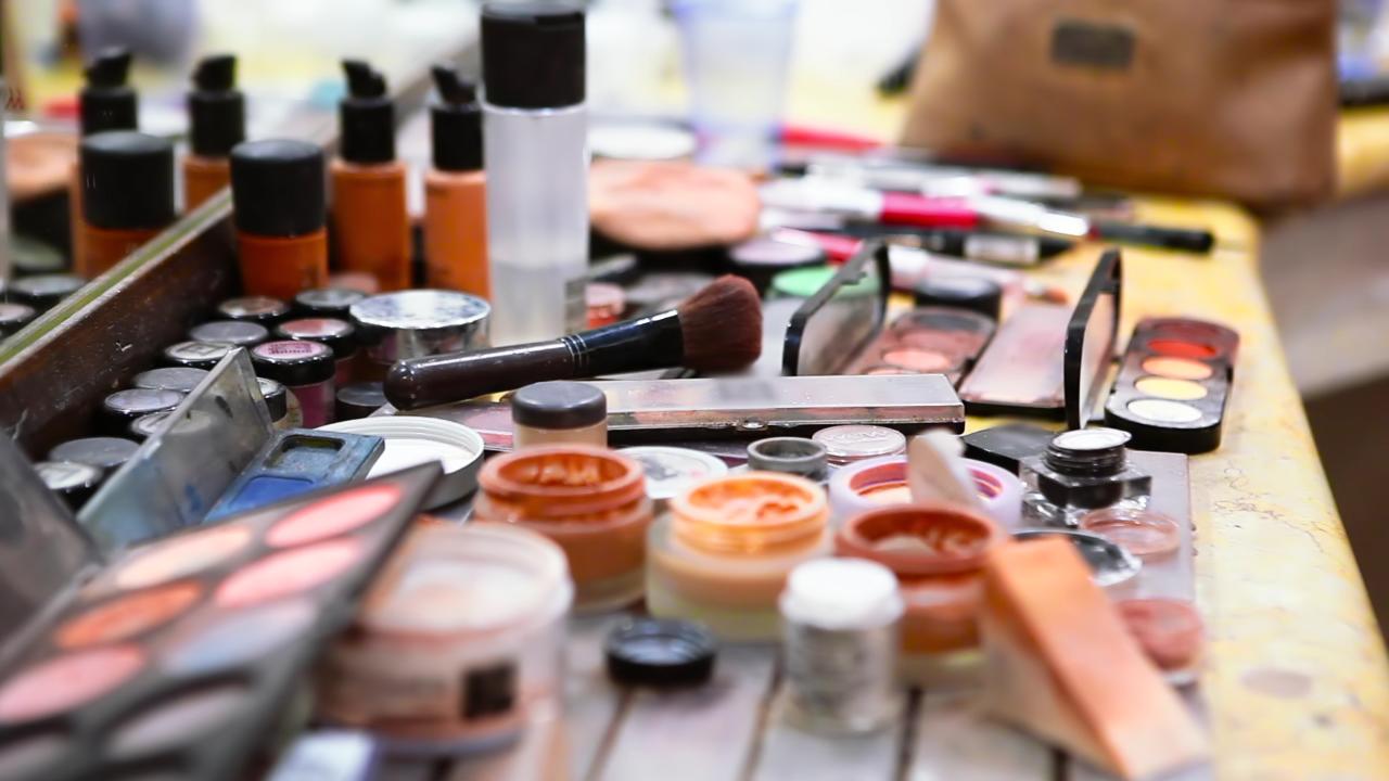 Ini 10 Zat Berbahaya Pada Produk Kosmetik Yang Wajib Dihindari !